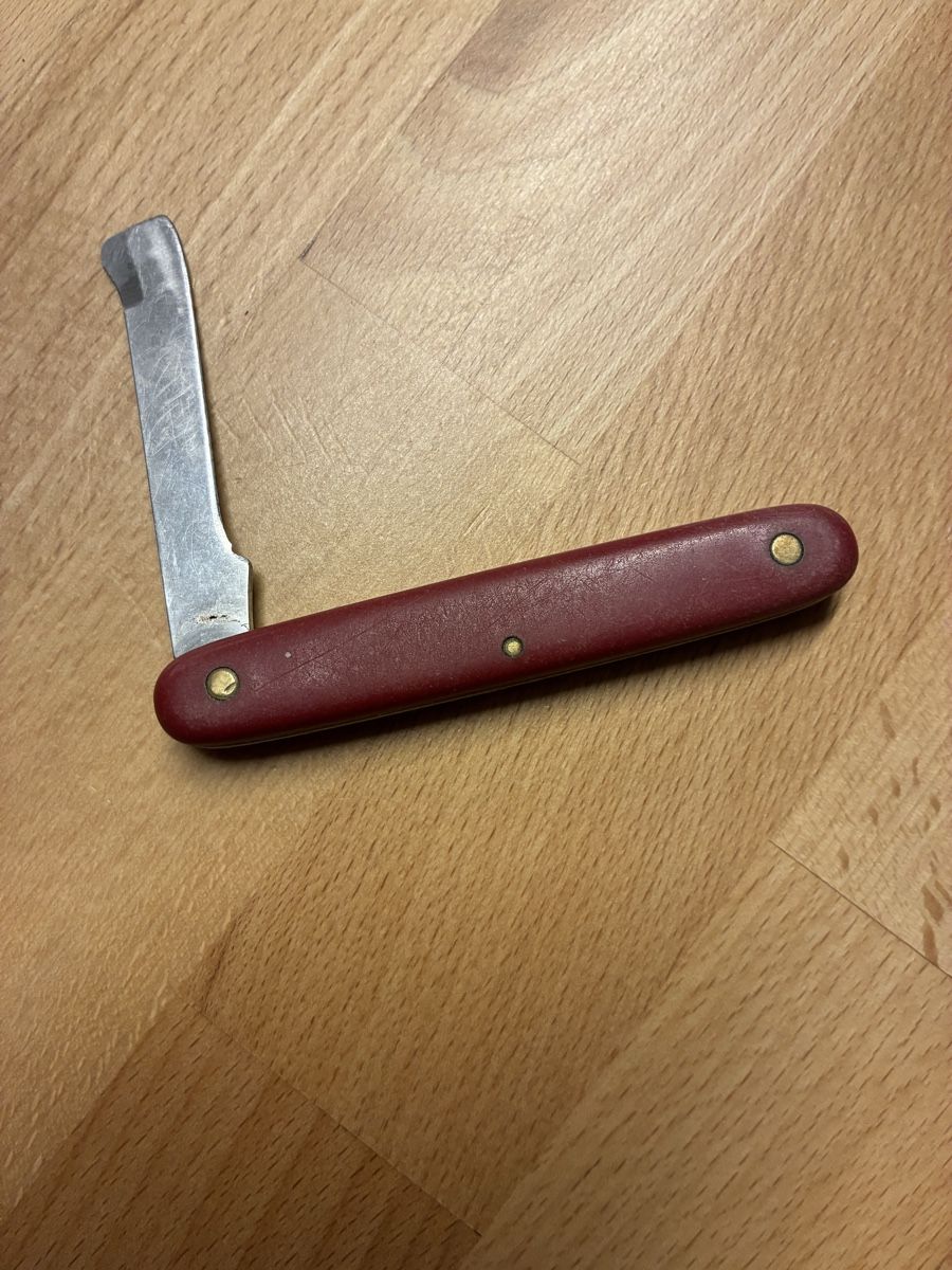 Coltelli tascabile: Couteau de poche.  – Usato da Les Bayards venduto da Mutz51 2