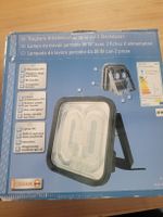 Tragbare Arbeitsleuchte 38W mit 2 Steckdosen, neu