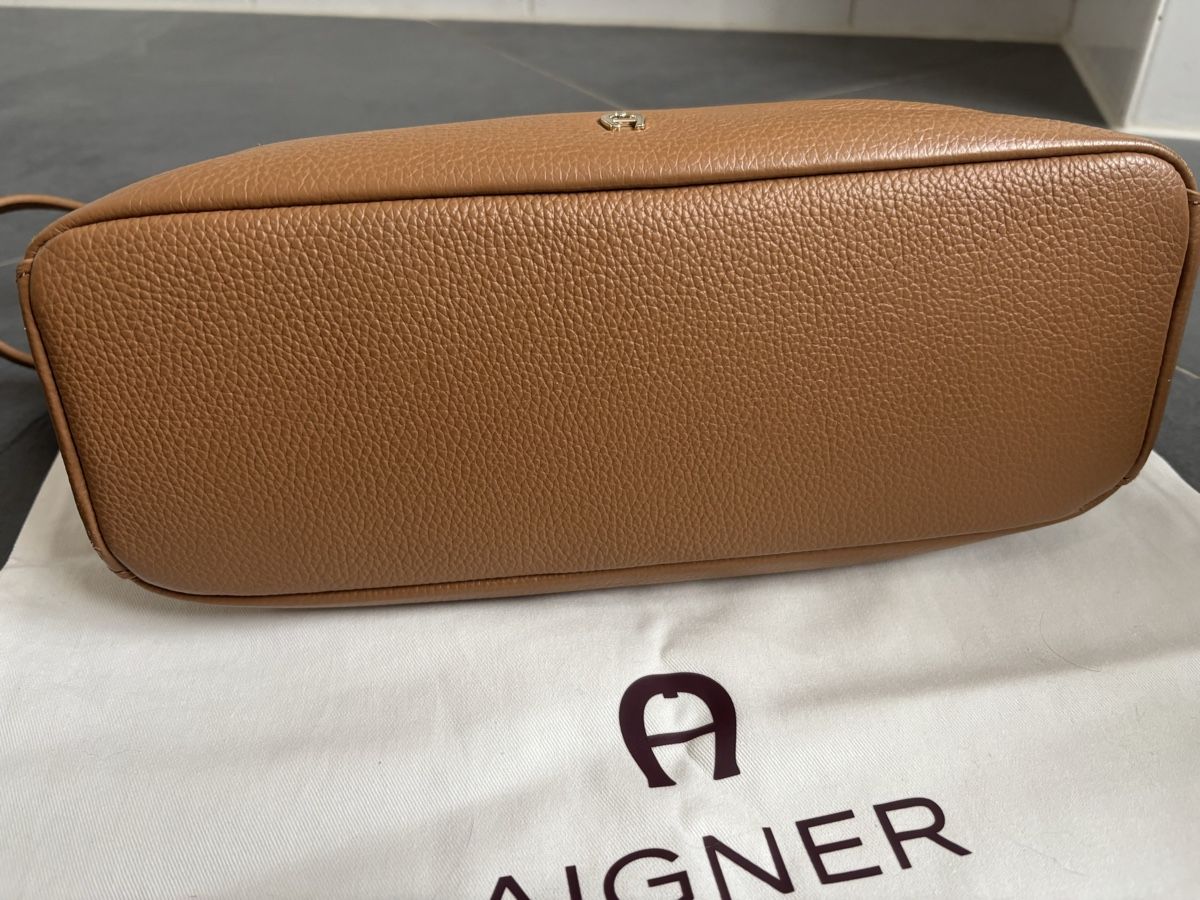 Aigner Taschen für Damen: Aigner Handtasche Roma – Gebraucht aus Röschenz von Kati23 2
