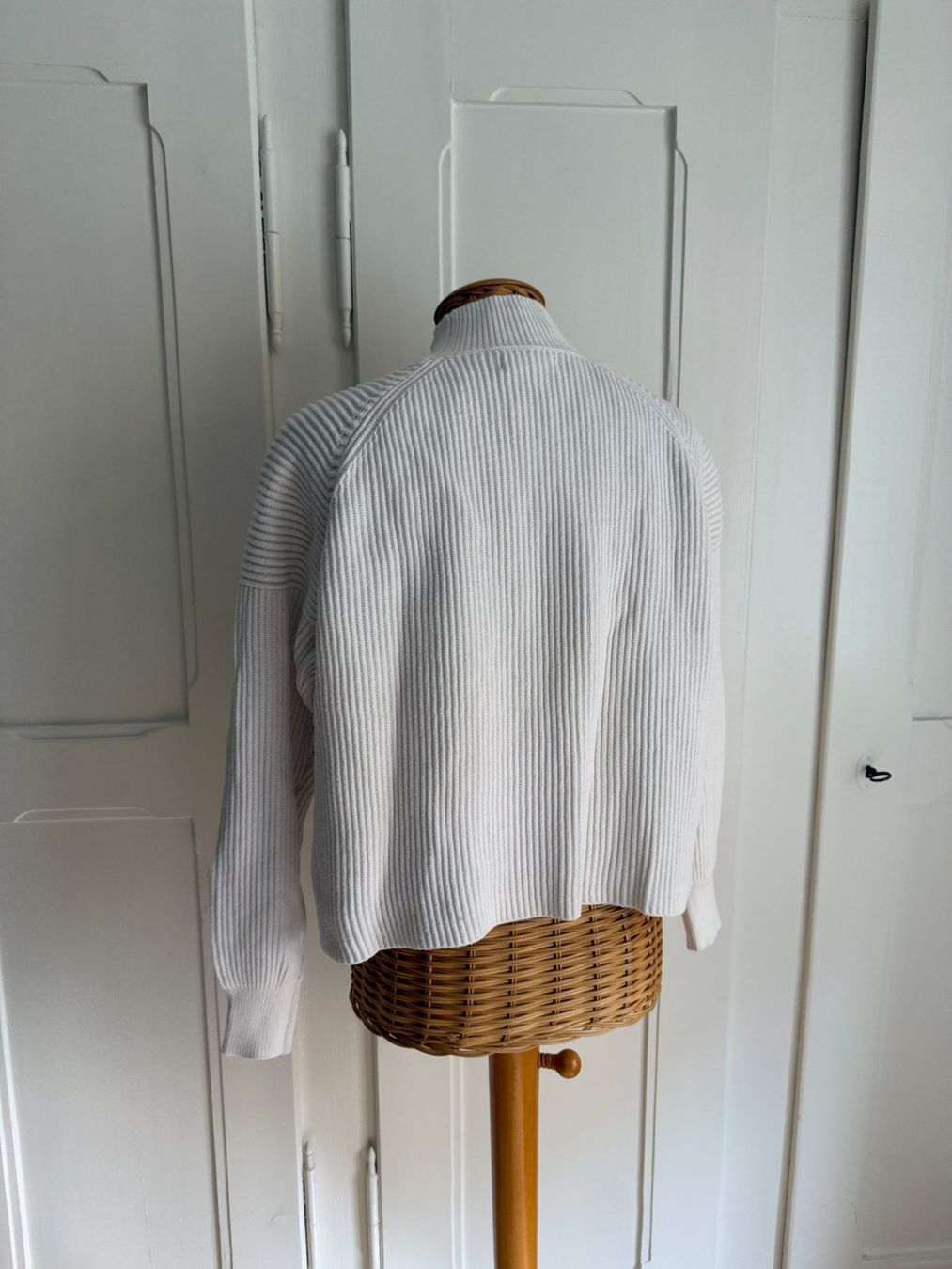 Mango Pulls & Sweat-shirts: MANGO - Strickpullover weiss XS – D'occasion à Zürich par Diazaio 2