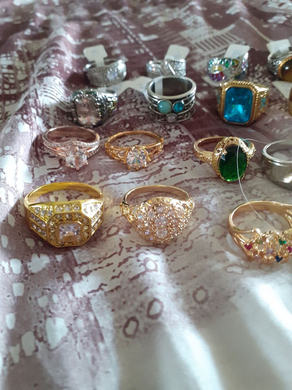 Sonstiger Schmuck: Diverse Ring-Sammlung: Stilvolle Accessoires für den Sommer! – Neu (gemäss Beschreibung) aus  von  1
