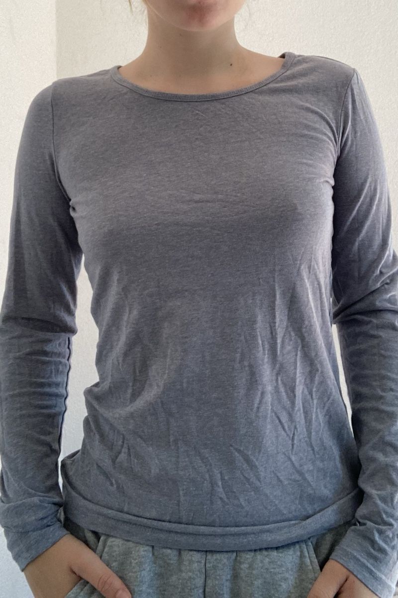 H&M T-Shirts: Langarmshirt grau-blau Grösse S – Gebraucht aus Muri b. Bern von ala_mq5t 2