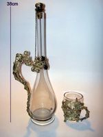 Antike Karaffe mit Glas