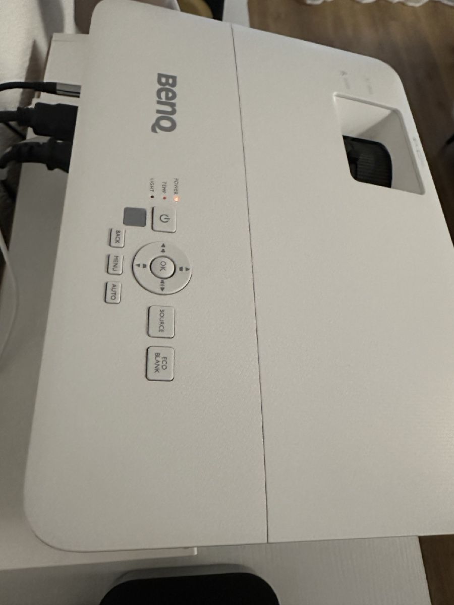 BenQ Proiettori: Beamer BenQ TH585  – Usato da Winterthur venduto da ngk1hor 1