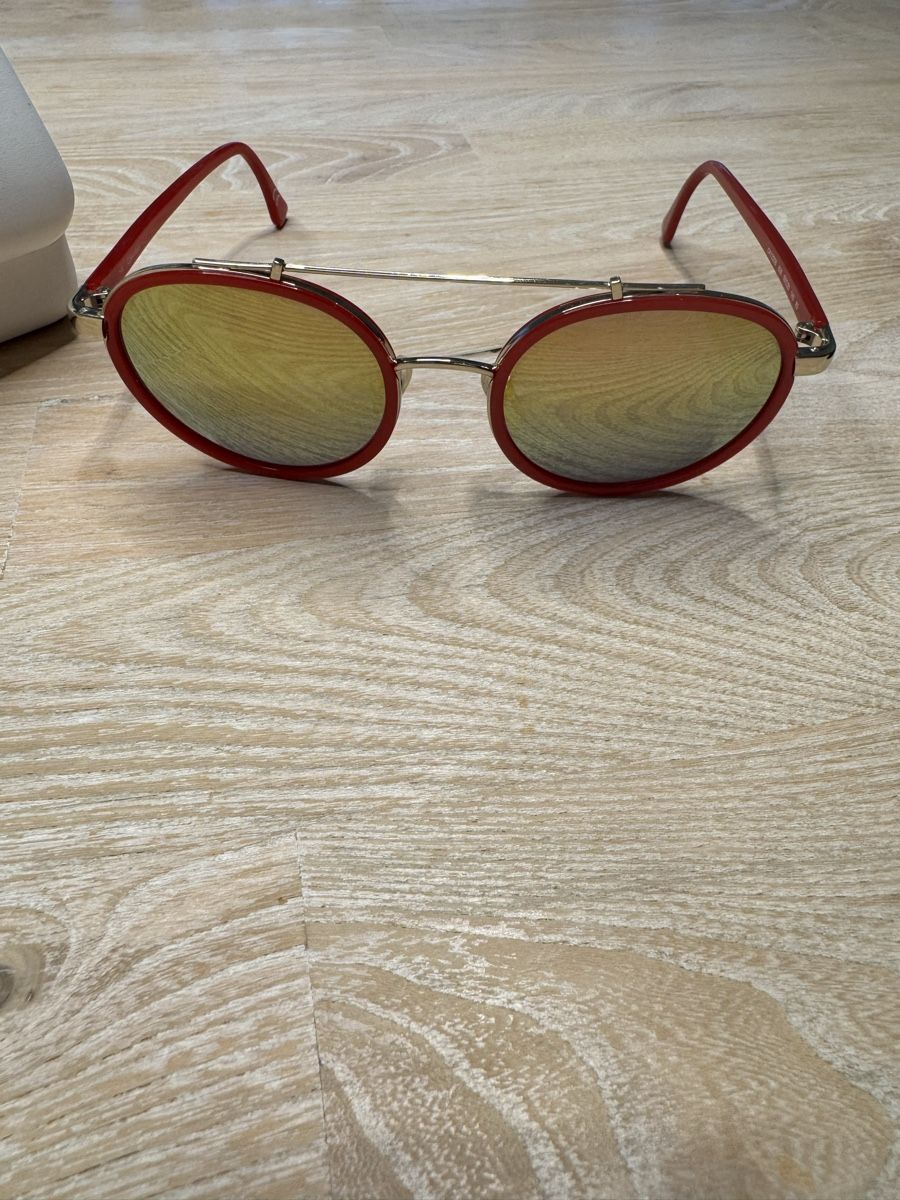 Calvin Klein Occhiali & Lenti: Calvin Klein Sonnenbrille rot – Usato da Pfäffikon ZH venduto da Korinschen 1