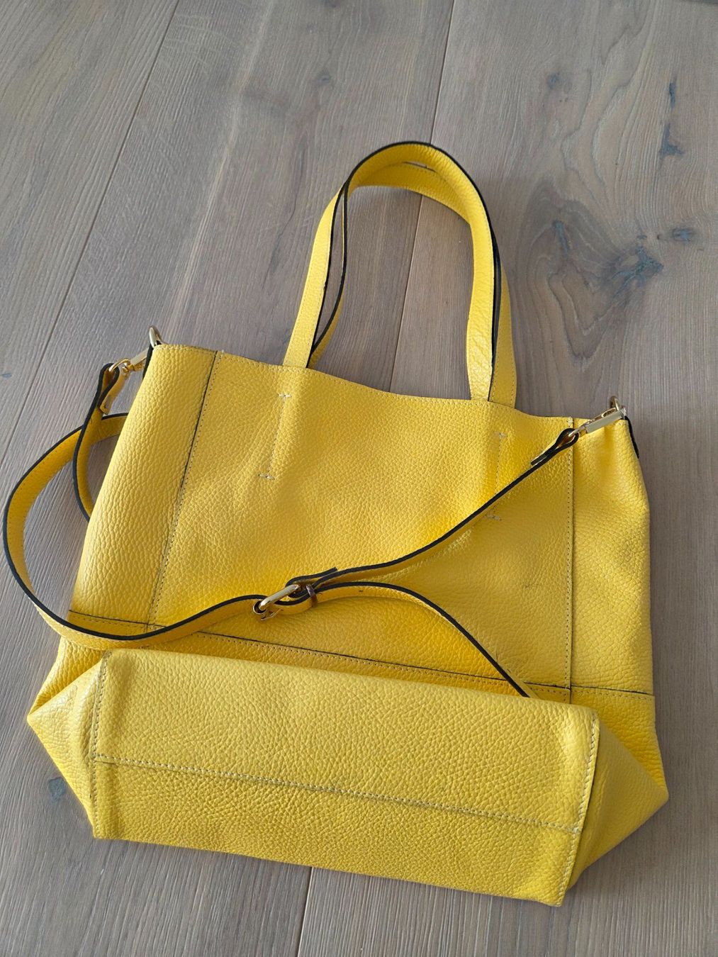 La Garçonne Borse da donna: La Garçonne Ledertasche Shopper gelb – Usato da Rüschlikon venduto da tiniweeeny 2