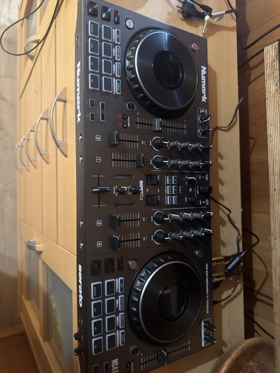Numark Mischpulte: Numark NS4FX – Gebraucht aus Uetendorf von Sandrofuchs01