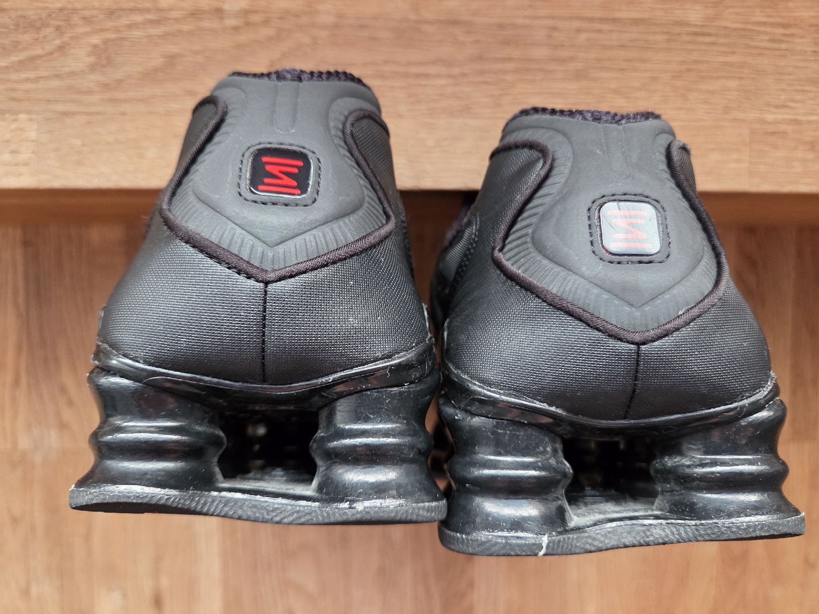 Nike Scarpe da uomo: Nike Shox, schwarz, Grösse 44 – Usato da Zürich venduto da Billy0808 3