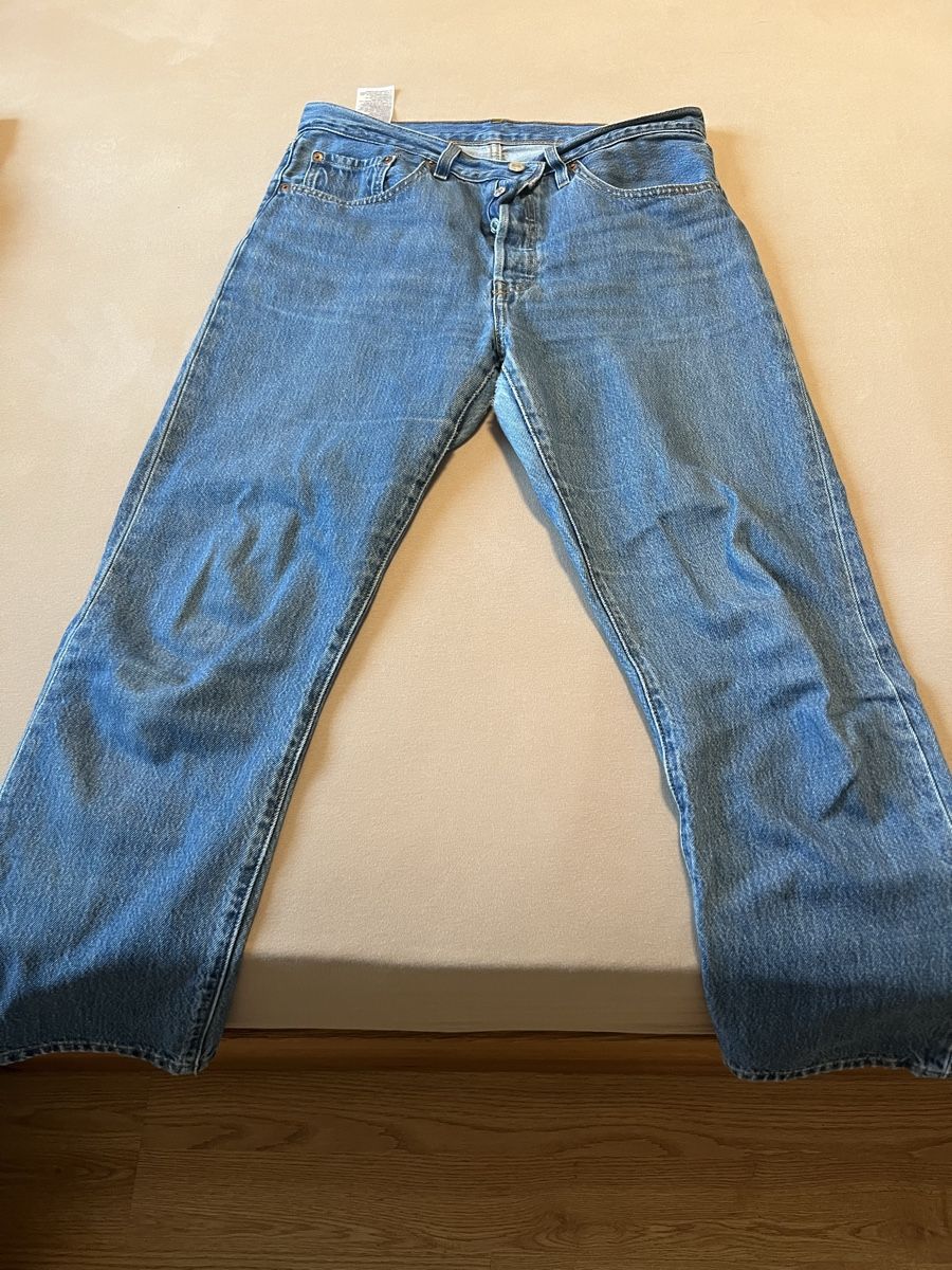 Levi's Jeans: Levis 501 Crop Straight Leg 30x28 – Usato da Rotkreuz venduto da maracaibo1991