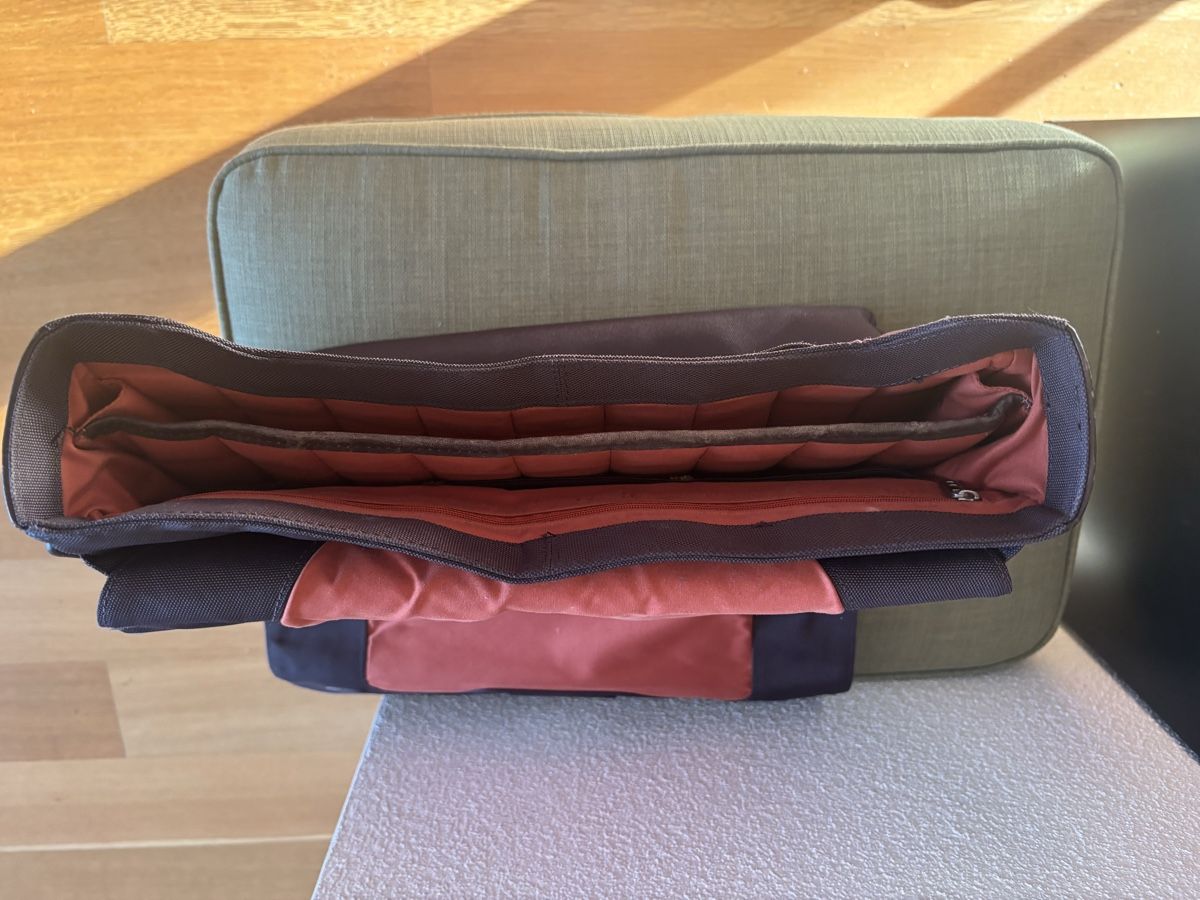 Sacs: Knomo Bungo Messenger Bag – D'occasion à Luzern par Macro7 1