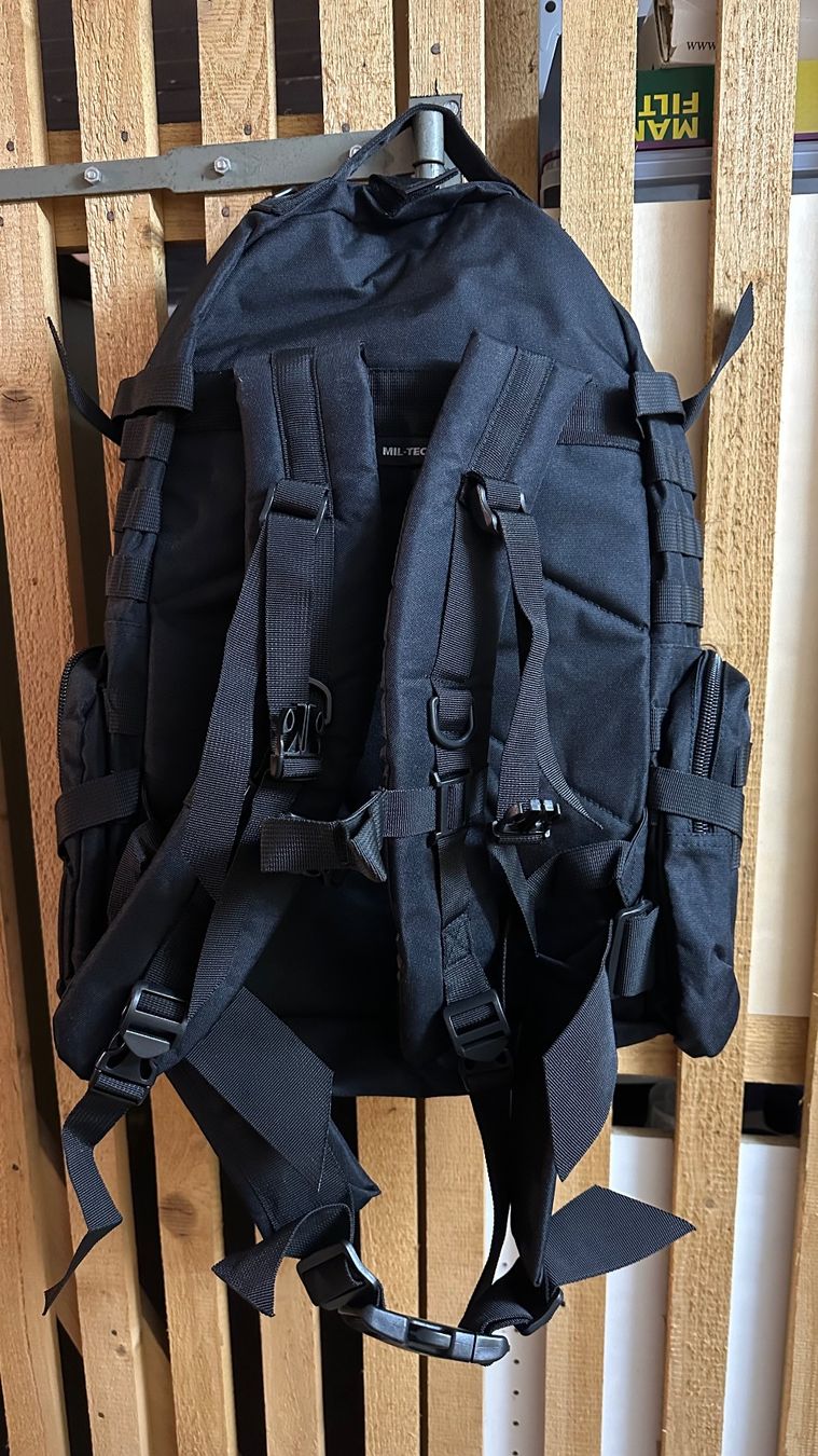 Mil-Tec Zaini: Mil-Tec US Assault Militär Rucksack 36L – Usato da Jonen venduto da BMWE369