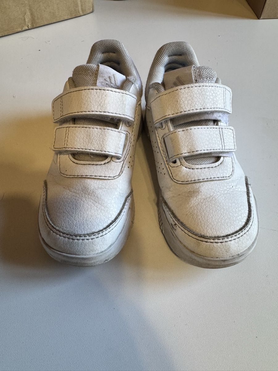 Adidas Scarpe da uomo: Kinderschue adidas 28 – Usato da Ilanz venduto da tai_q2yd 2