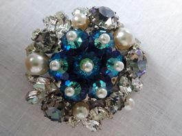 Brosche Vintage mit Perlen in blau