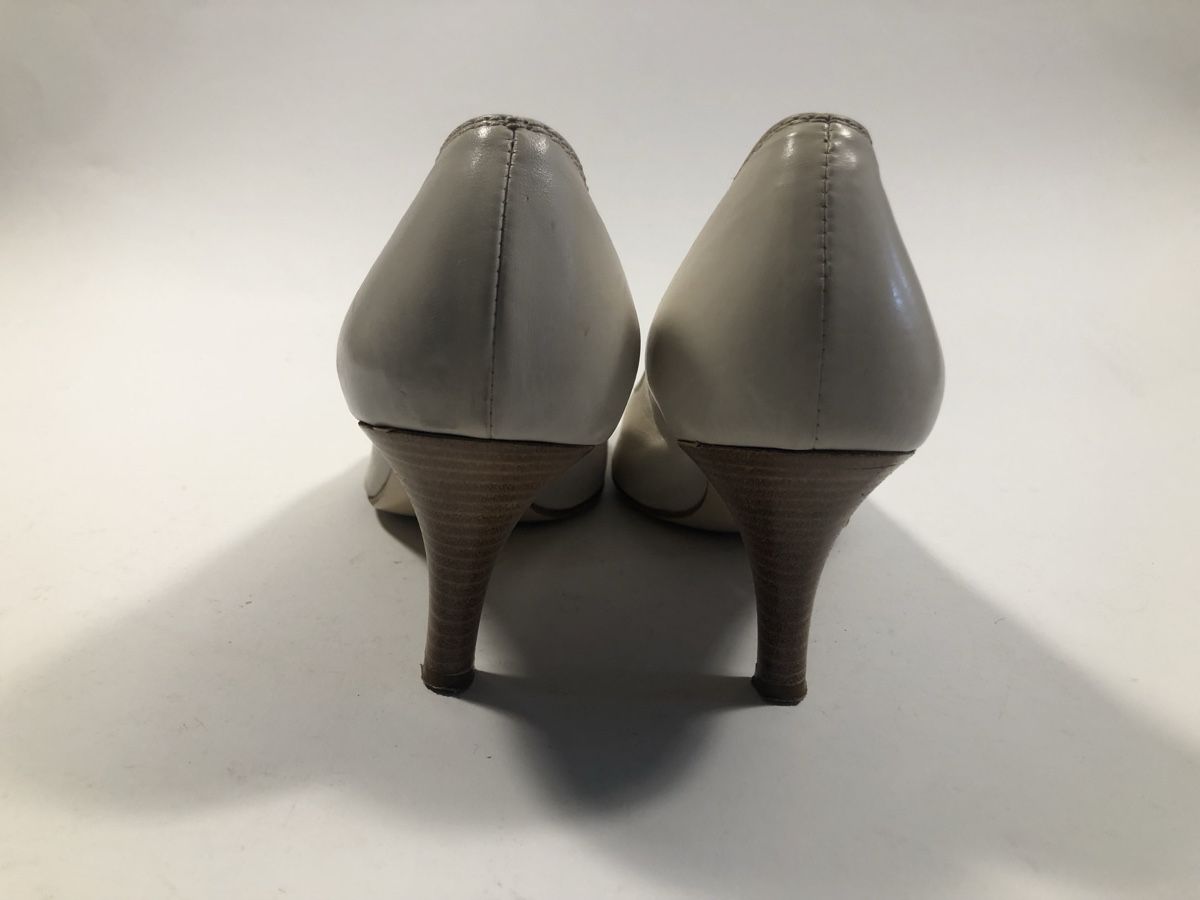 Scarpe da donna: Echtleder Pumps Creme von John Grey Gr. 40 – Usato da Bern venduto da Etzy 5