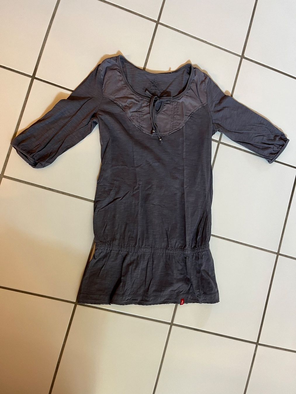 Lotti di vestiti: 3teiliges Kleiderpaket, Gr. M – Usato da Flurlingen venduto da absh 3