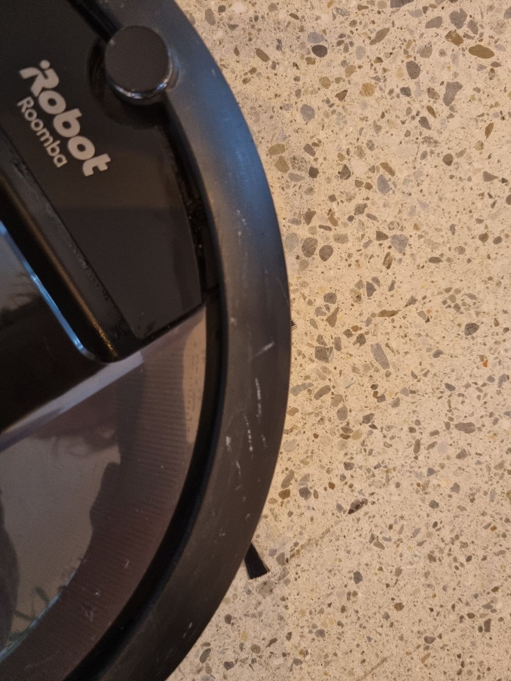 Irobot Aspirateurs & Accessoires: Aspirateur Robot iRobot Roomba i7+ – D'occasion à Crissier par nkummer1 8