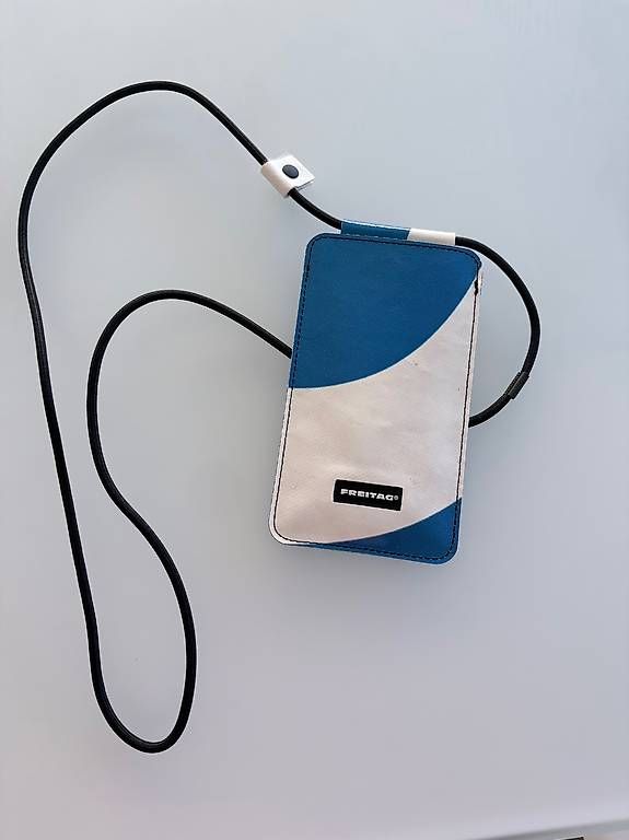 Taschen: Freitag Handytasche – Gebraucht aus Wettswil von Lismibil