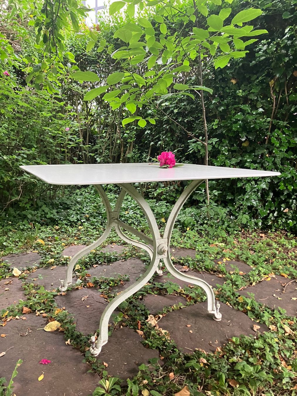 Tavoli: Gartentisch 100x100 cm mit schönem Gussfuss – Usato da Stein am Rhein venduto da Estelle1001 3