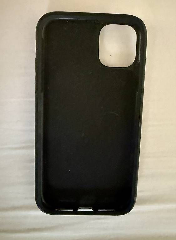 Covers & Schutzfolien: 1 x Quad Lock Case fourre iPhone 11  – Gebraucht aus Lausanne von tom914 1