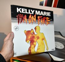 Kelly Marie – I'm On Fire 12" france  VG/vg+
