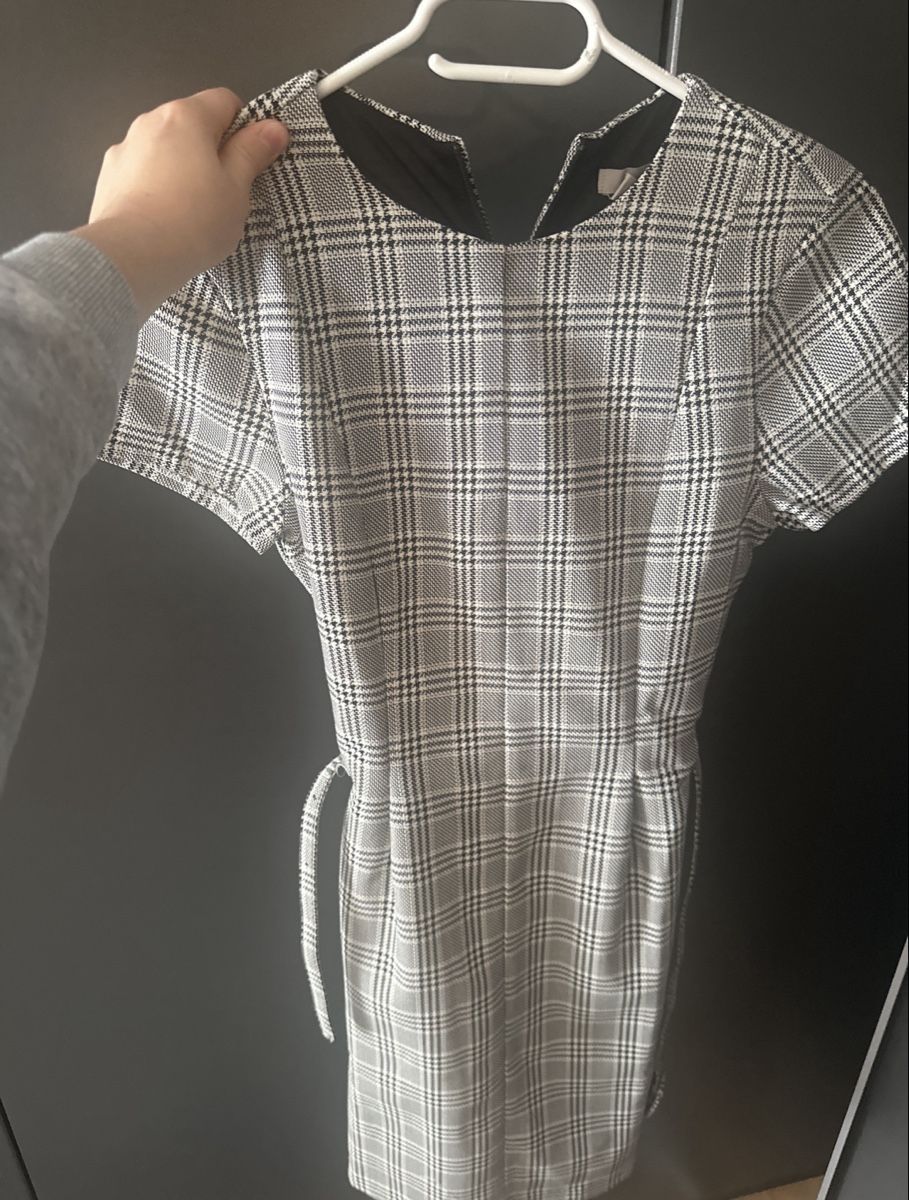 H&M Kleider: Kleid mit Bindegürtel  – Gebraucht aus Turgi von pa.ti.d 3