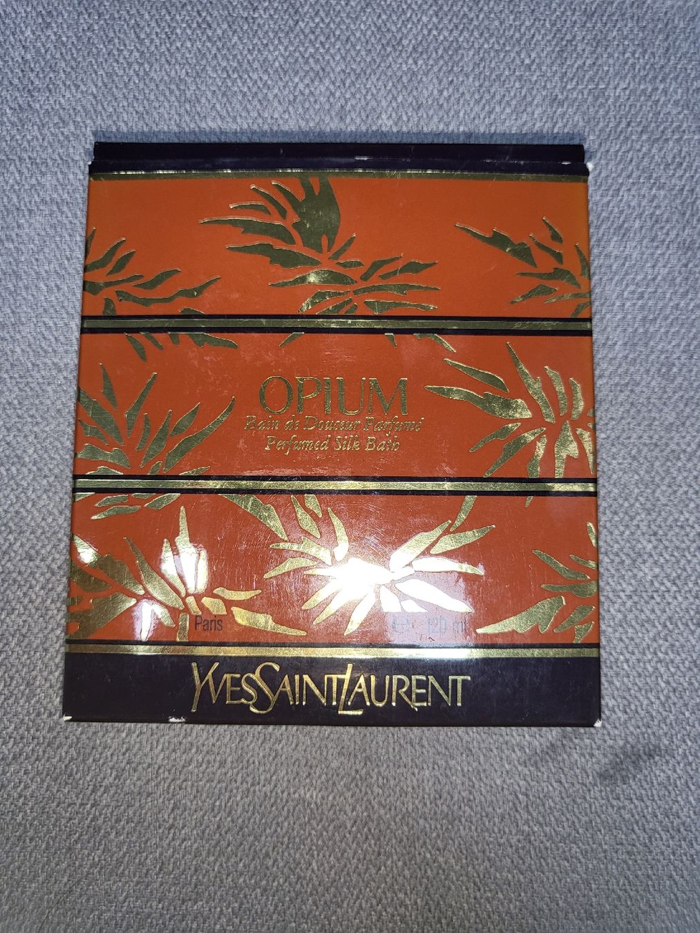 Saint Laurent Profumi & Eau de Toilette: OPIUM Bain de Doureur Parfumé Perfumed Silk Bath – Nuovo (secondo la descrizione) da Lenk im Simmental venduto da banane50626