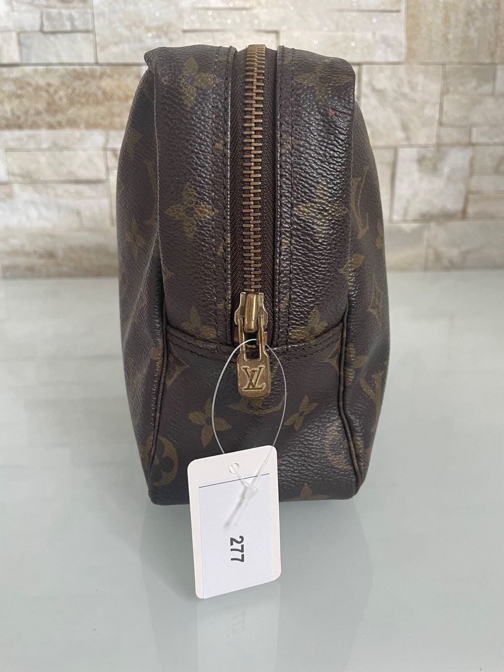 Louis Vuitton Borse da donna: Louis Vuitton Necessaire - Nr. 277 – Usato da Hittnau venduto da LuxAndMore 4