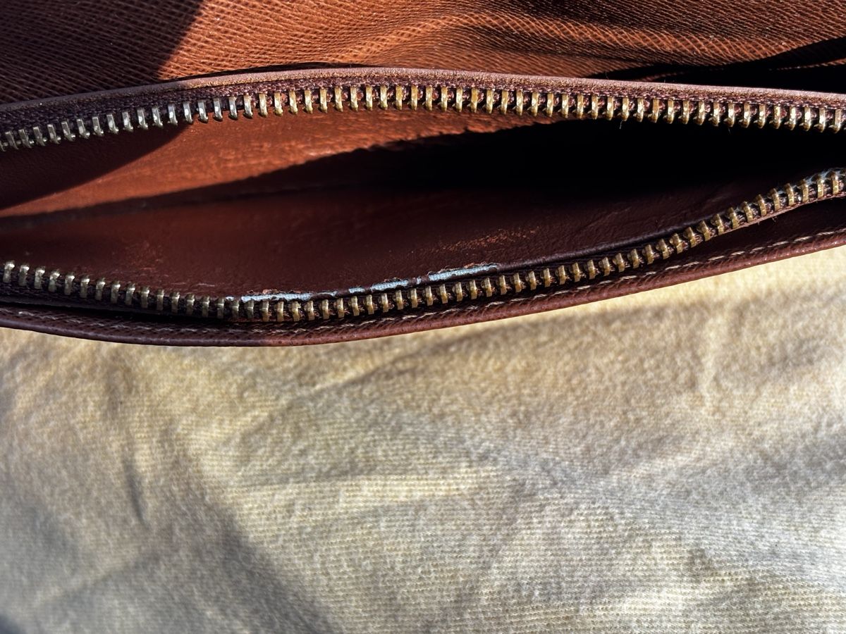 Louis Vuitton Portemonnaies: Louis Vuitton Brazza Monogram  – D'occasion à Walterswil SO par Sunshineyupi 7