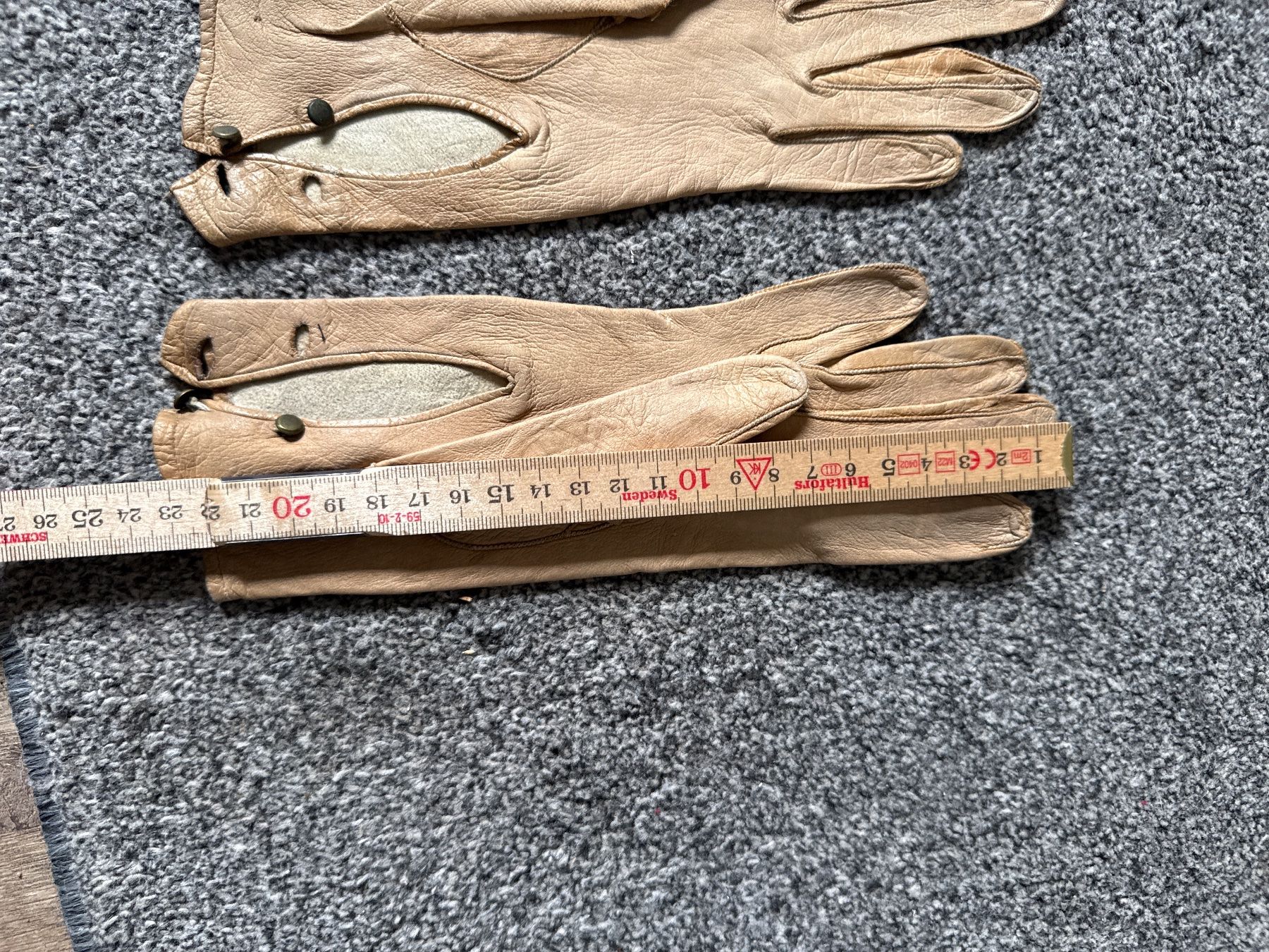 Handschuhe & Handstulpen: Handschuhe antik braun Finger Handschuh – Gebraucht aus Buchs SG von Billikatze5 2