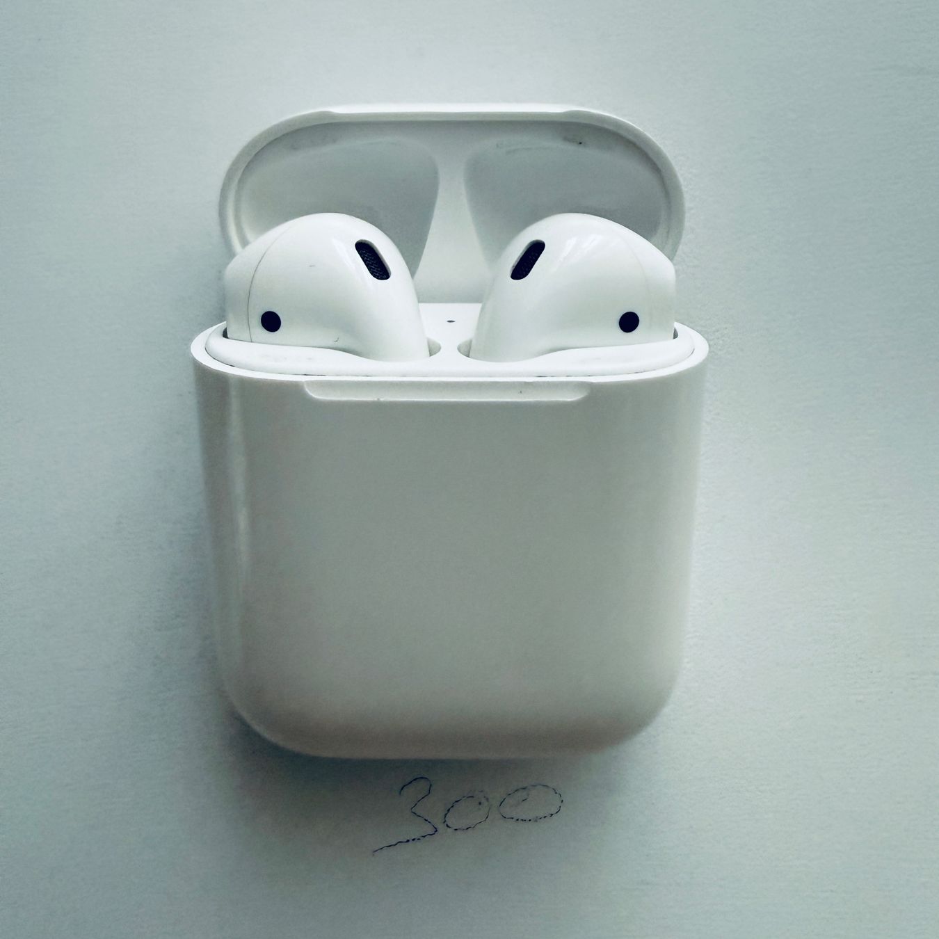 Apple Kopfhörer: Original Apple AirPods 2 Gen. Wireless Kopfhörer & Case – Gebraucht aus Basel von MY.AIRPODS.SHOP