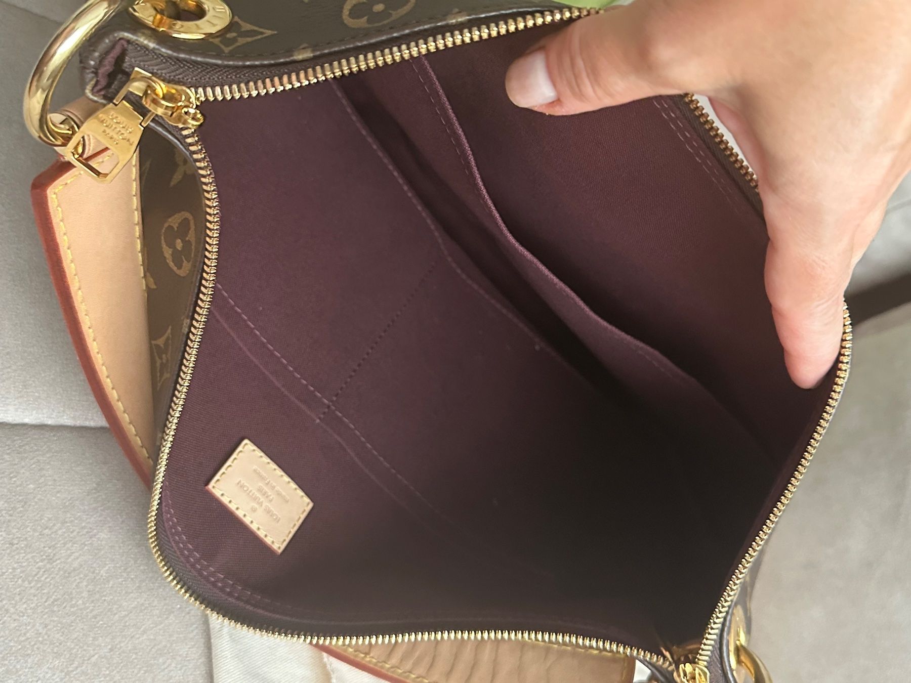 Louis Vuitton Taschen für Damen: LOUIS VUITTON Monogram Canvas Berri PM Bag – Gebraucht aus Herbligen von Akkurat265 4