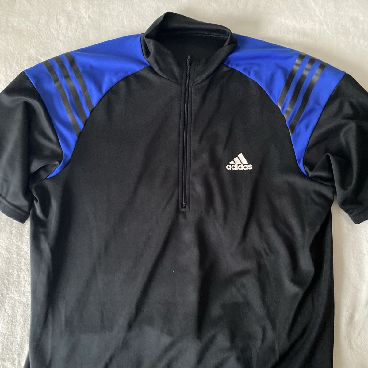 Adidas Canottiere & Pantaloni: Adidas 3 Stripes Climalite Jersey – Nuovo (secondo la descrizione) da Givisiez venduto da dor_xb9k 1