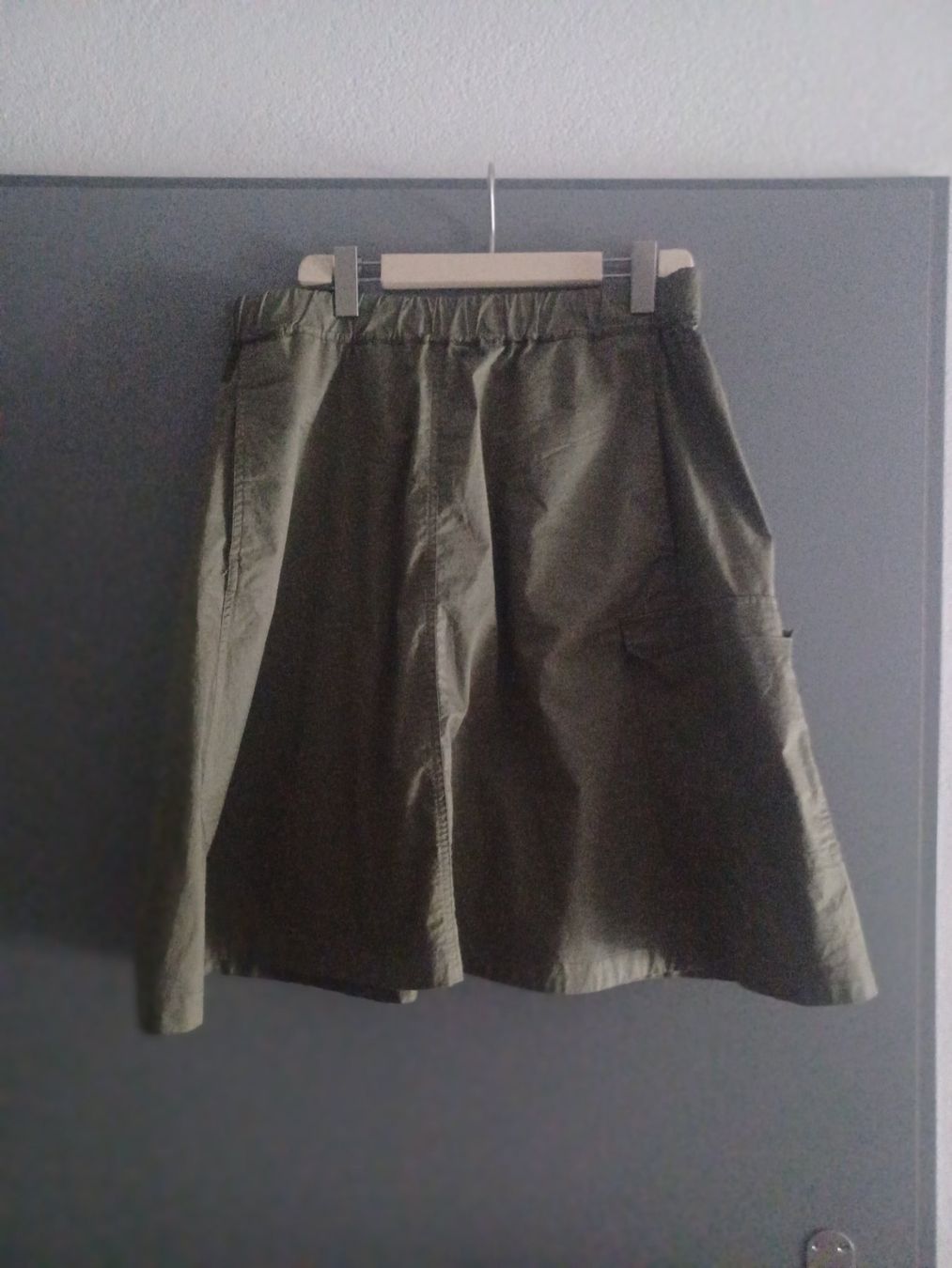Marc O'Polo Gonne: Jupe cargo kaki taille  42 bon état – Usato da Sion venduto da linda0106