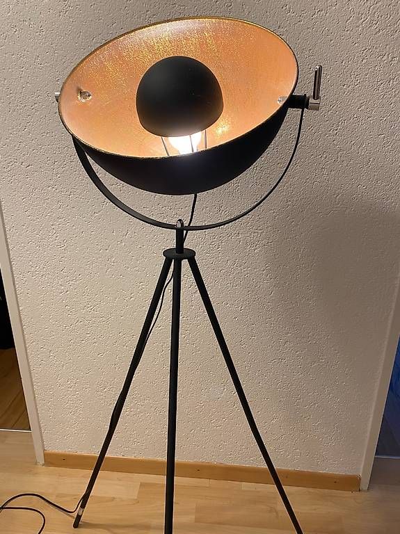 Lampen: Stehlampe – Gebraucht aus Mörschwil von clashup