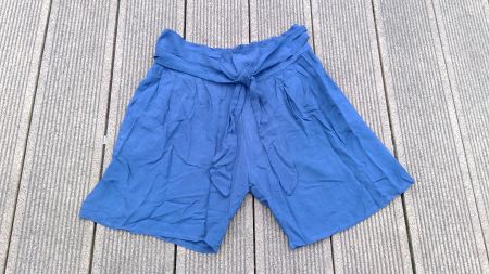 Short + Ceinture bleu foncé TODAY, taille M (élastique) NEUF