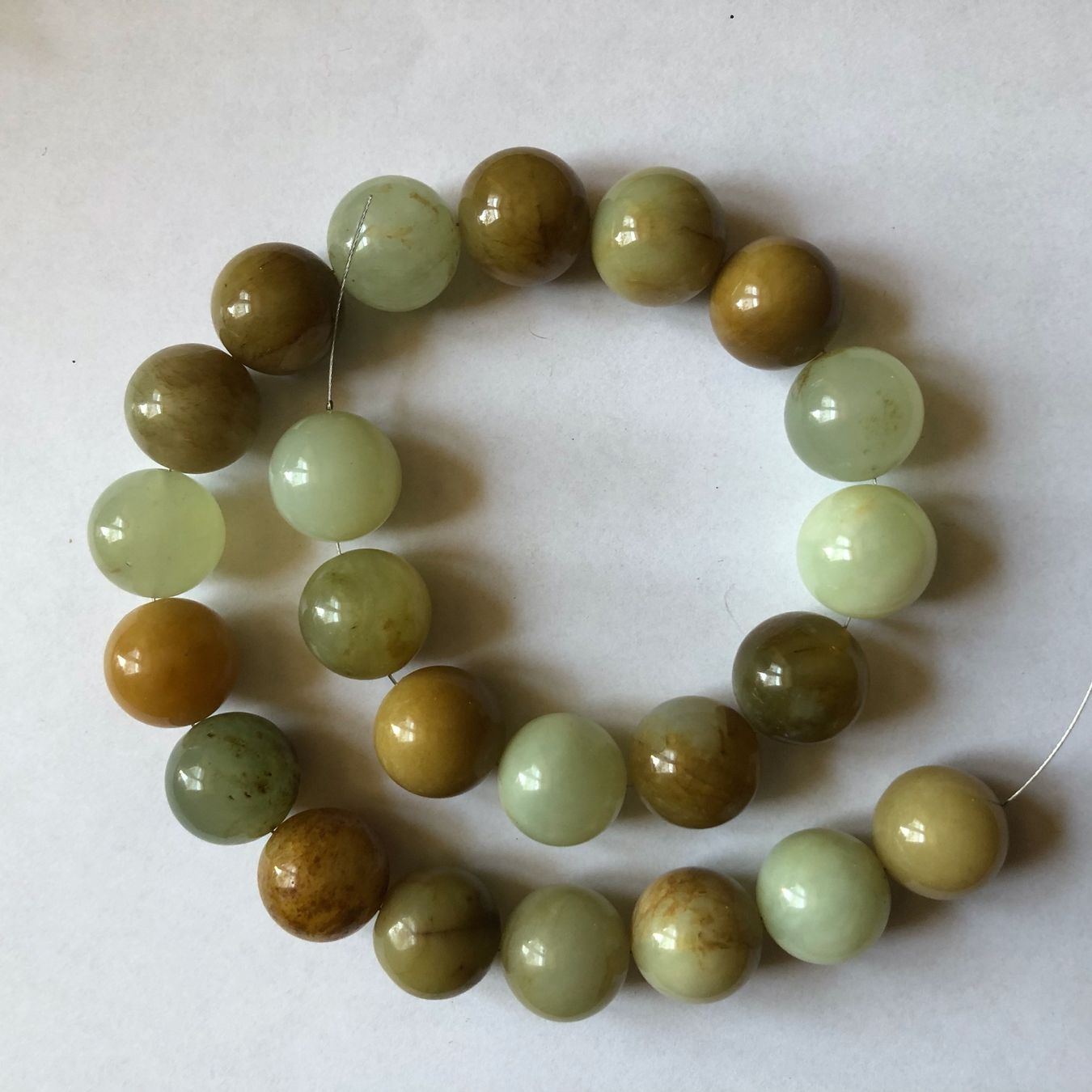 Edelsteine: wundervolle "Achat" Perlen 20mm - grün/ocker - 1 Strang – Neu und originalverpackt aus Ittenthal von Hwaggis