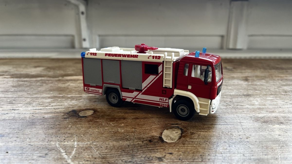 Siku Modellini d'auto: Siku 2101 Feuerwehr – Usato da Ennetbaden venduto da teo_yg9s 1