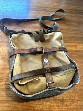 MiLitäR TasChe