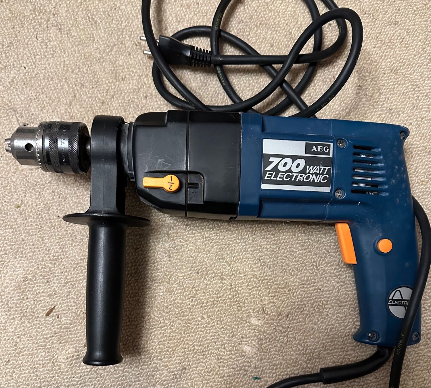 AEG Bohrmaschinen: Schlagbohrmaschine 700 Watt – Gebraucht aus Samstagern von Cello07