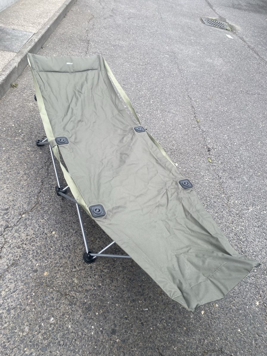Letti: Lit de camp vert militaire – Usato da Lausanne venduto da Molecule11