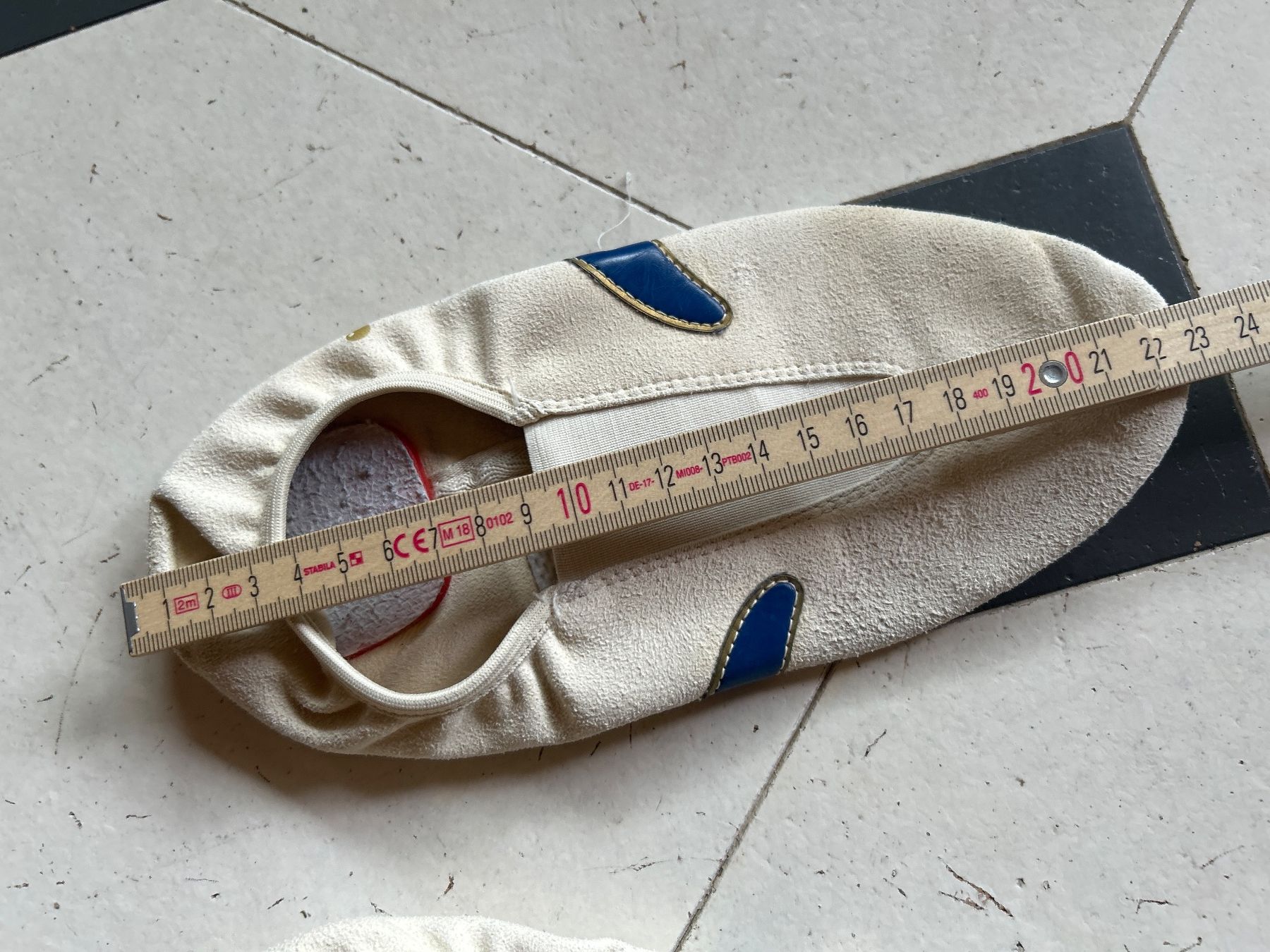 Scarpe da uomo: Kunstturn-Täppeli ca Grösse 38 – Usato da Bubikon venduto da arvaka 2