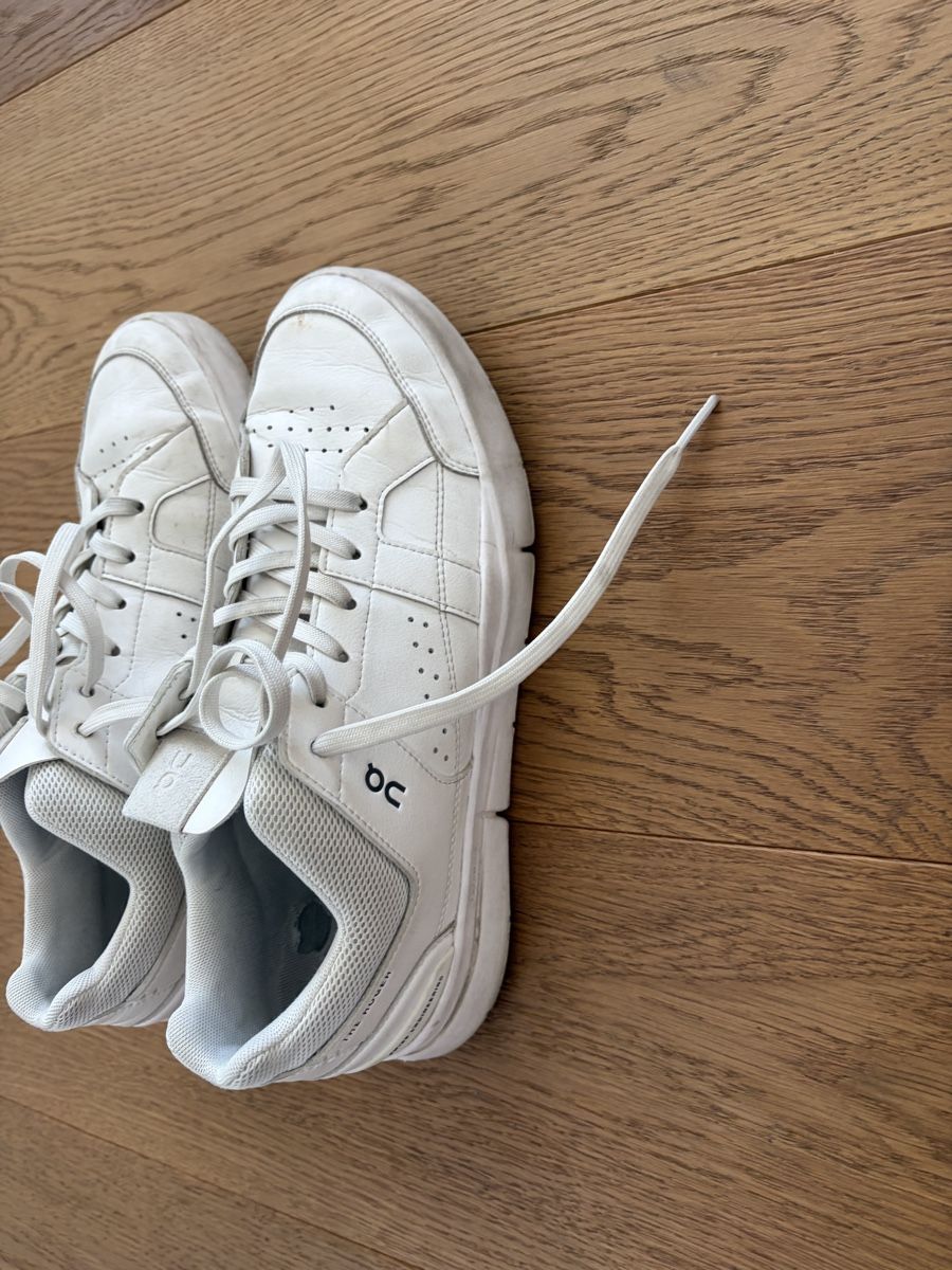 On Scarpe da uomo: On Roger White – Usato da Zürich venduto da skikki78 2