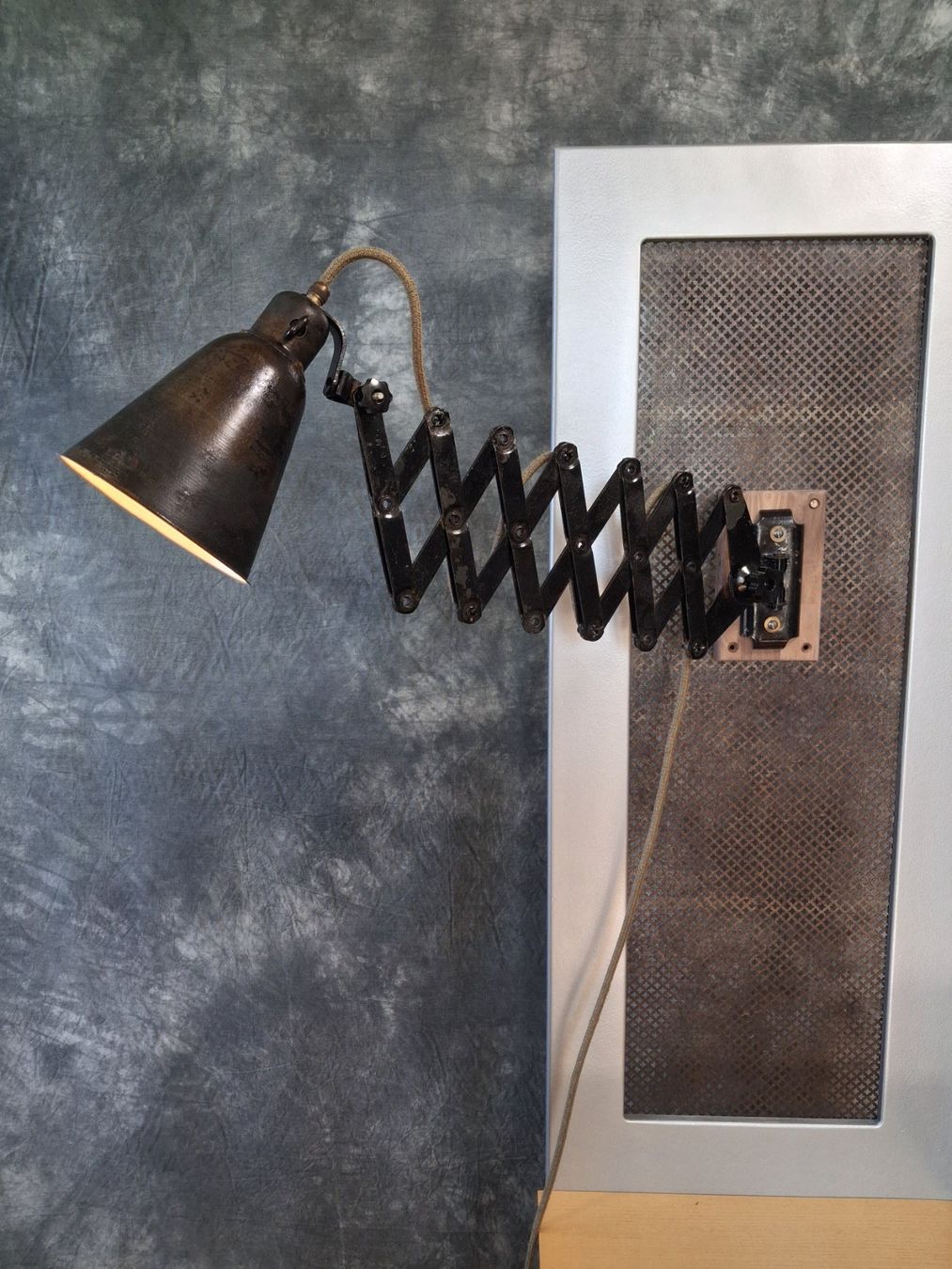 Lampade: Restaurierte Scherenlampe – Usato da Winterthur venduto da lampenretter