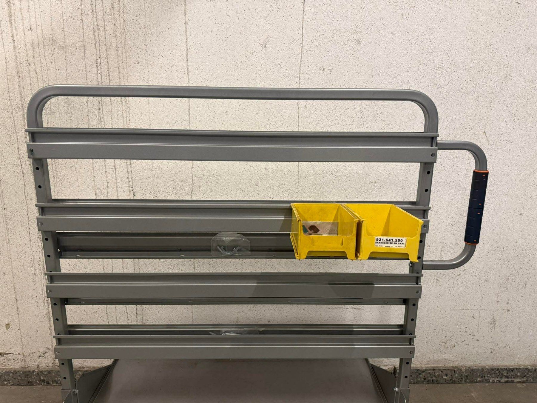 Scaffali: GARANT Montage- und Materialwagen Rollwagen – Usato da Winterthur venduto da Joe1001 4