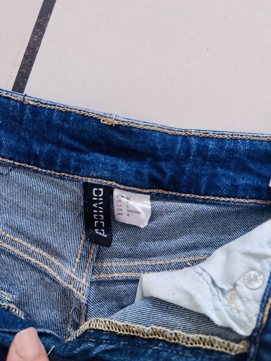 H&M Jeans: Shorts en jean H&M bleus Taille 36 – Neuf (Voir description) à Avry-sur-Matran par Anarda 1