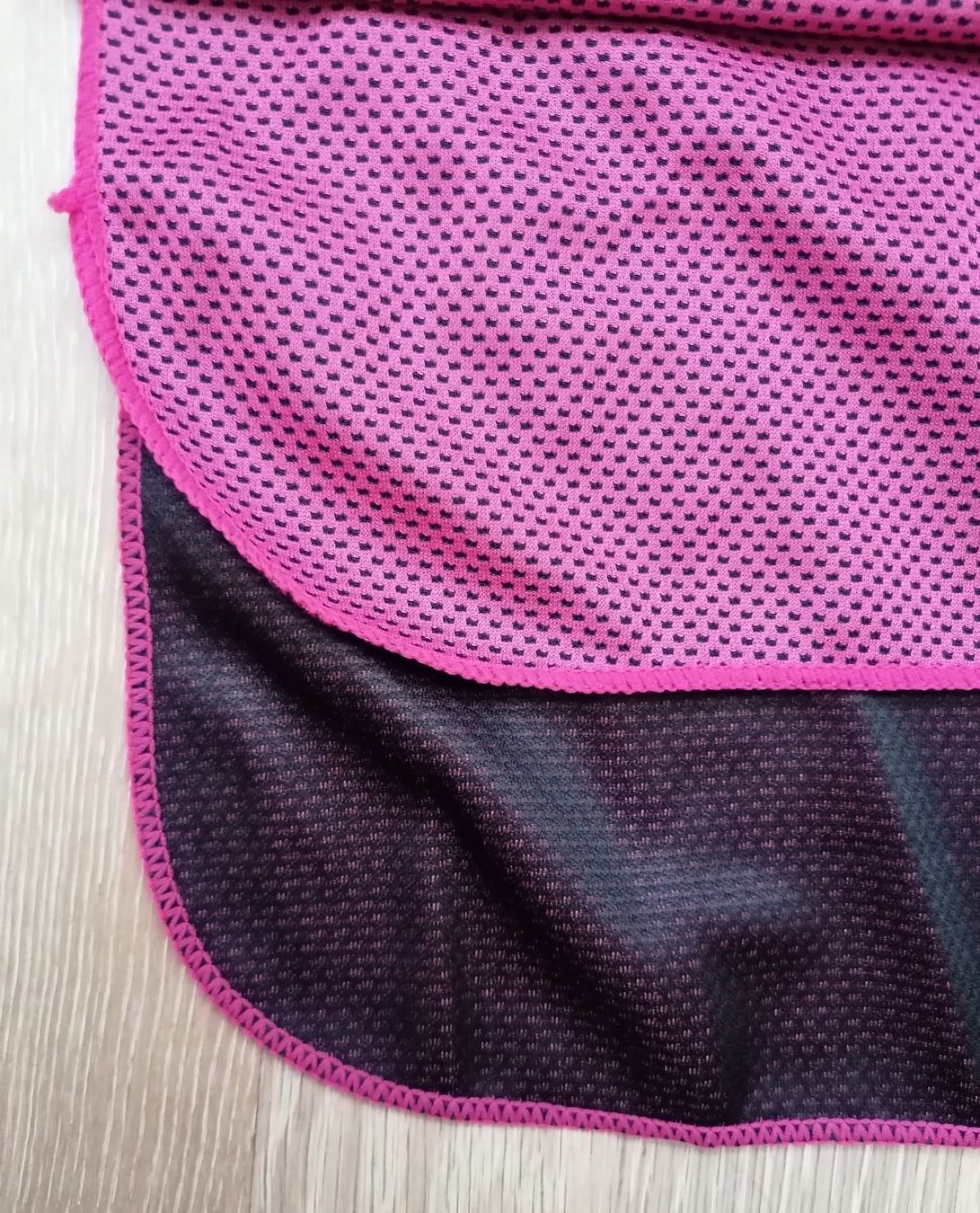 Badetücher: Microfaser Kühltuch, Sport-Tuch im Etui, Pink – Neu und originalverpackt aus Rümlang von TRICE67 2
