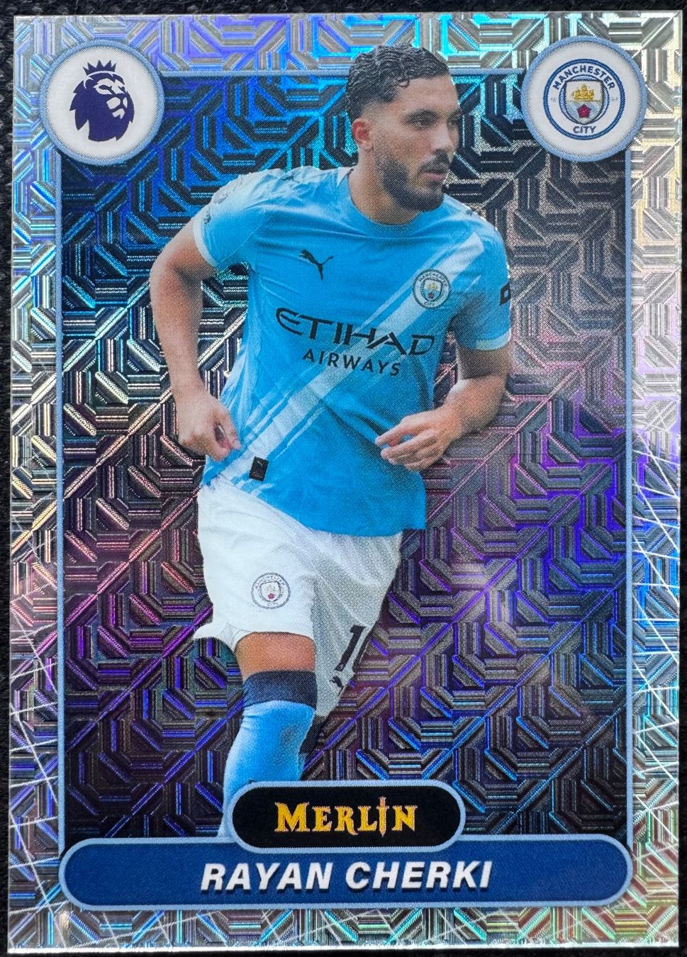 Topps Sammelbilder & Trading cards: 2025-26 Topps Merlin EPL Rayan Cherki Mojo Refractor – Gebraucht aus Reconvilier von Cardito