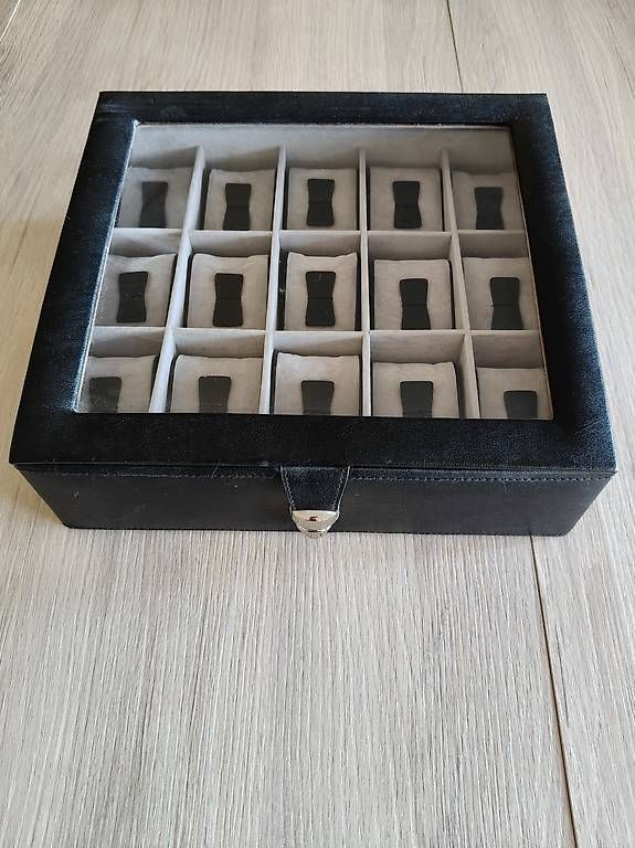 Uhrenboxen: Boîte à montres pour 15 pièces – Gebraucht aus St-Cergue von djulien
