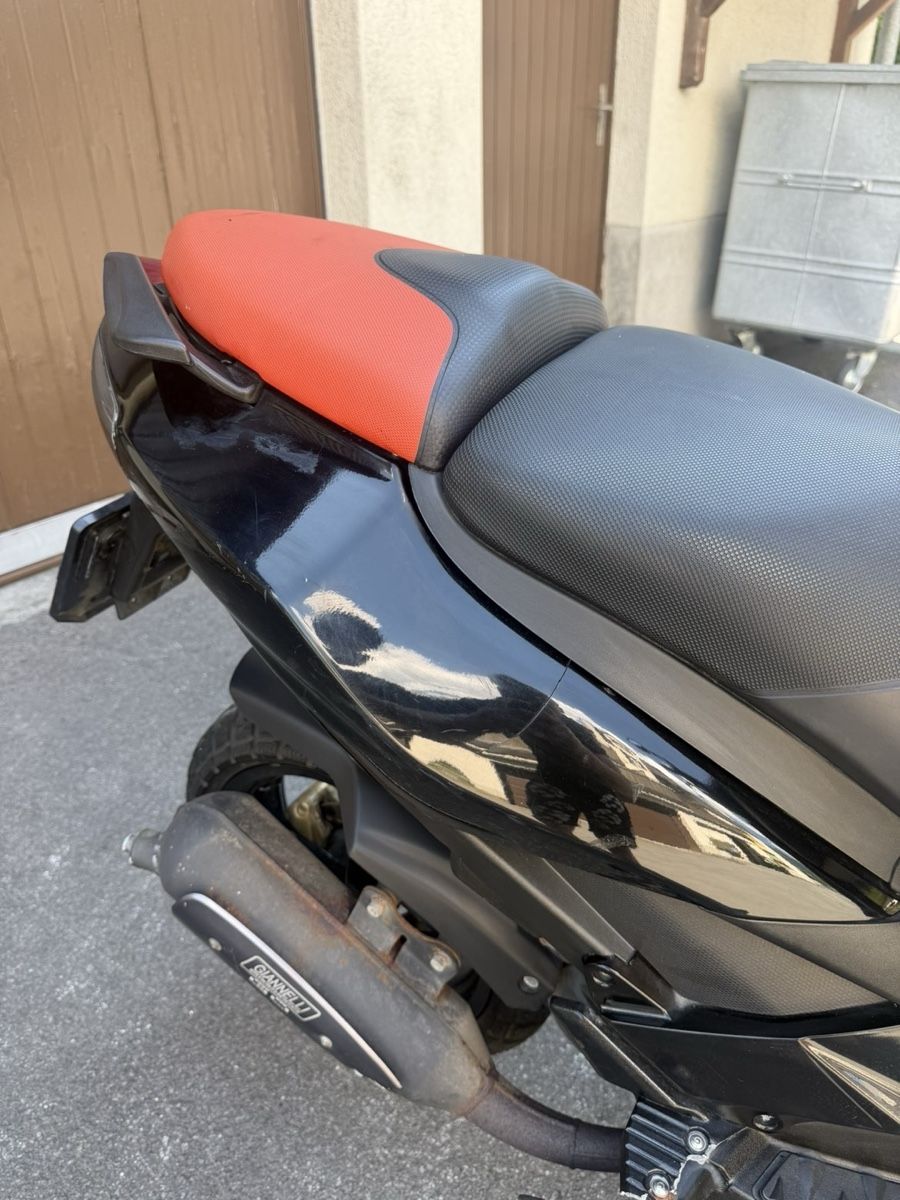 Aprilia Scooters: Aprilia SR50  – D'occasion à Schwanden GL par jm7_s5kk 6