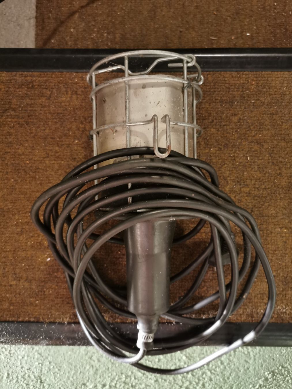 Lampade: Baustrahler Lampe mit Kabel und Glühbirne – Usato da Glattfelden venduto da sut_q8d2
